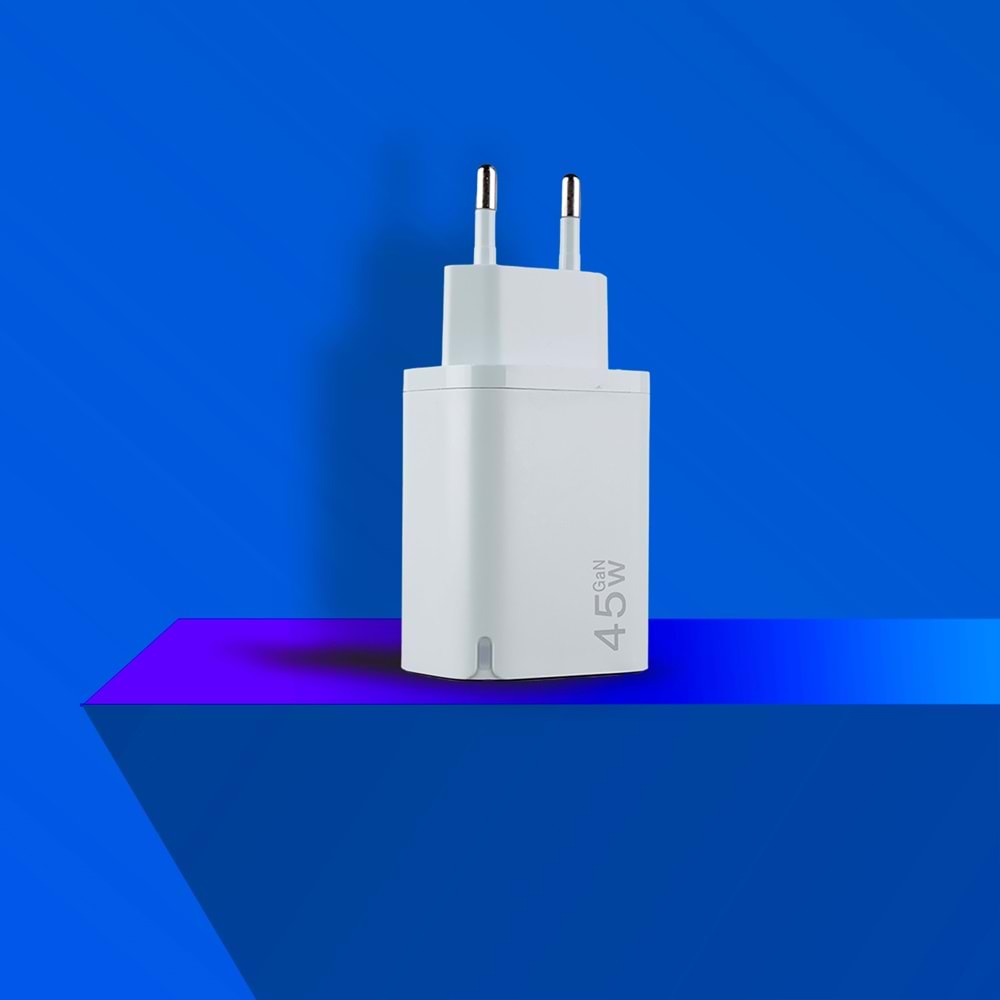 AD17 45W Beyaz Süper Hızlı Şarj Adaptörü – Çift Port USB-A & USB-C, PD + QC3.0 Destekli