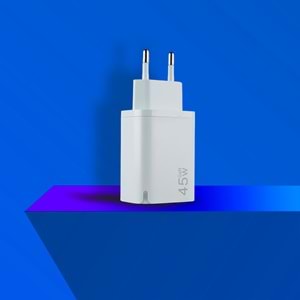 AD17 45W Beyaz Süper Hızlı Şarj Adaptörü – Çift Port USB-A & USB-C, PD + QC3.0 Destekli